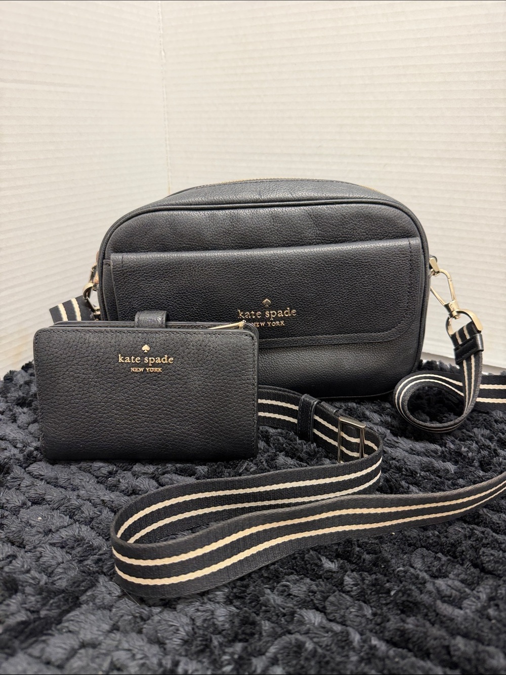 kate spade Black Pebbled Leather Crossbody Bag with Striped Strap and Wallet